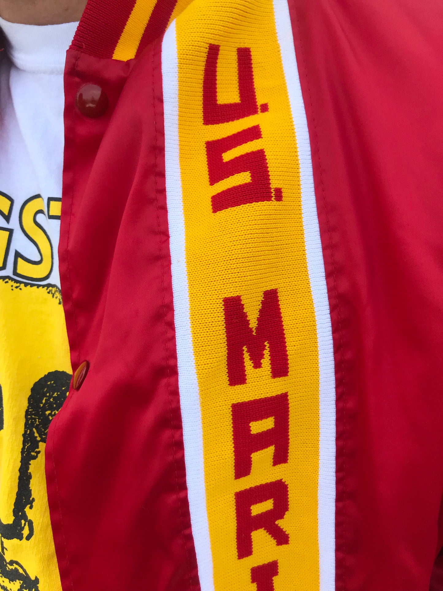 Vintage US Marine Corps Embroidered Bomber Jacket (Size L/XL)