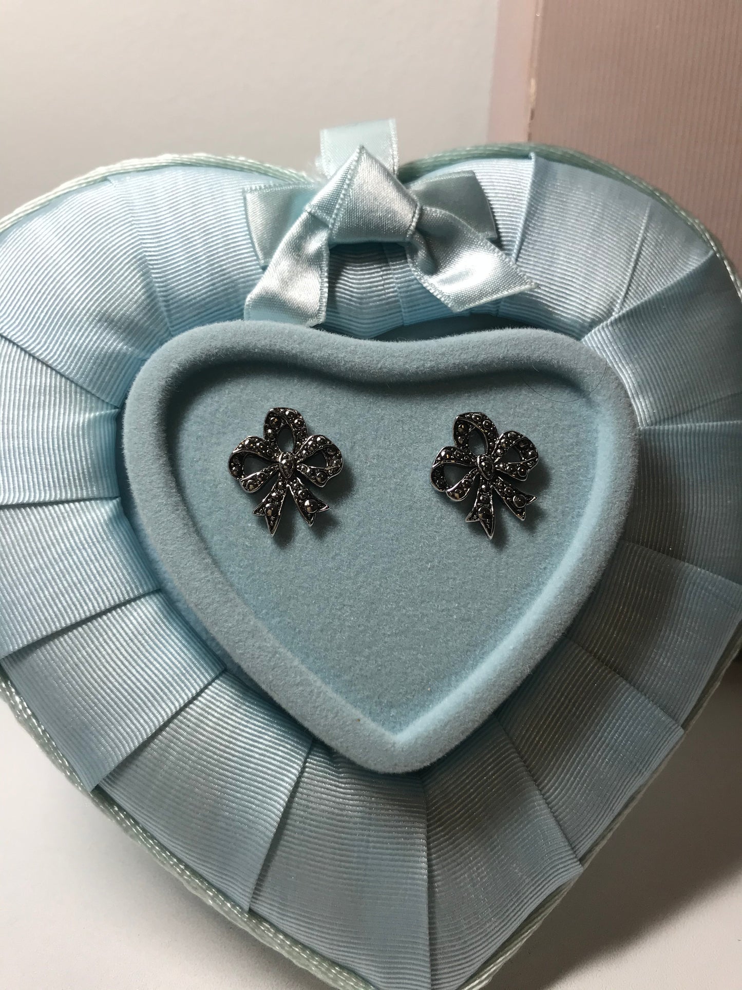 Avon Bow Earring Set with Heart Packaging