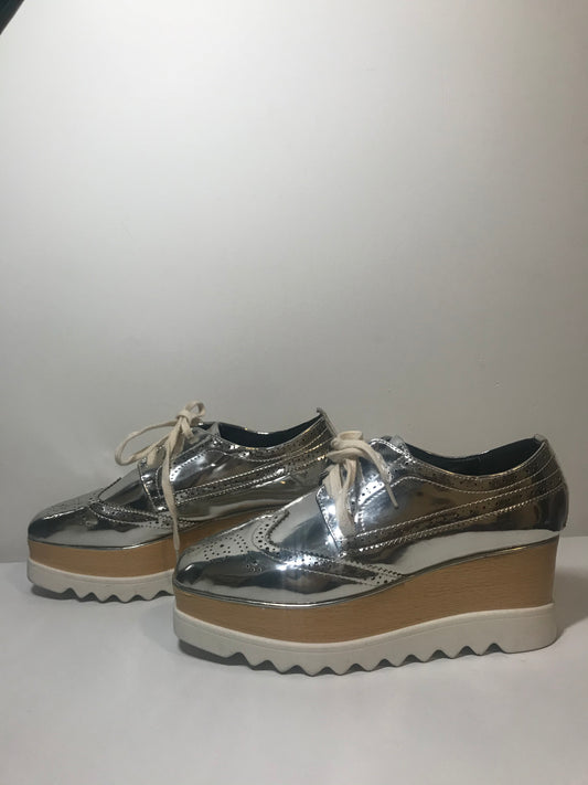 Silver Metallic Platform Laced Oxford Wing-Tip Shoes (Size 38 - US 7)