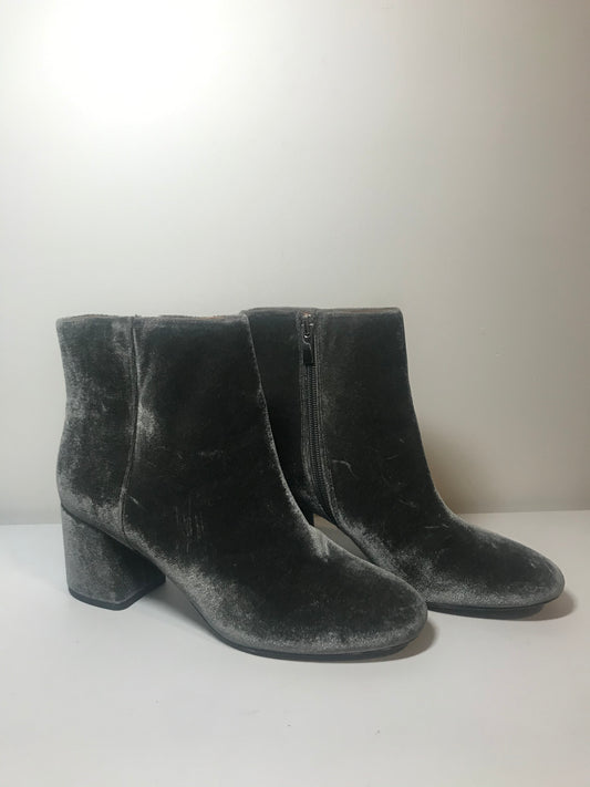 Franco Sarto Grey Velvet Booties (Size 7M)