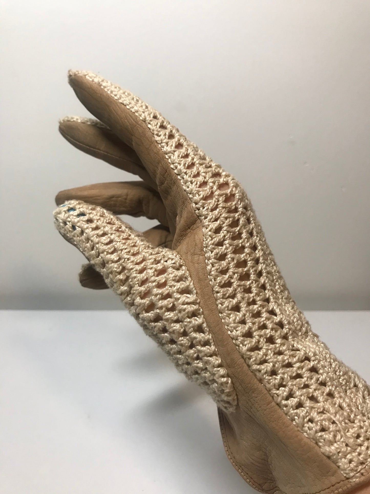 Vintage Leather and Crochet Gloves (Sz 7.5)